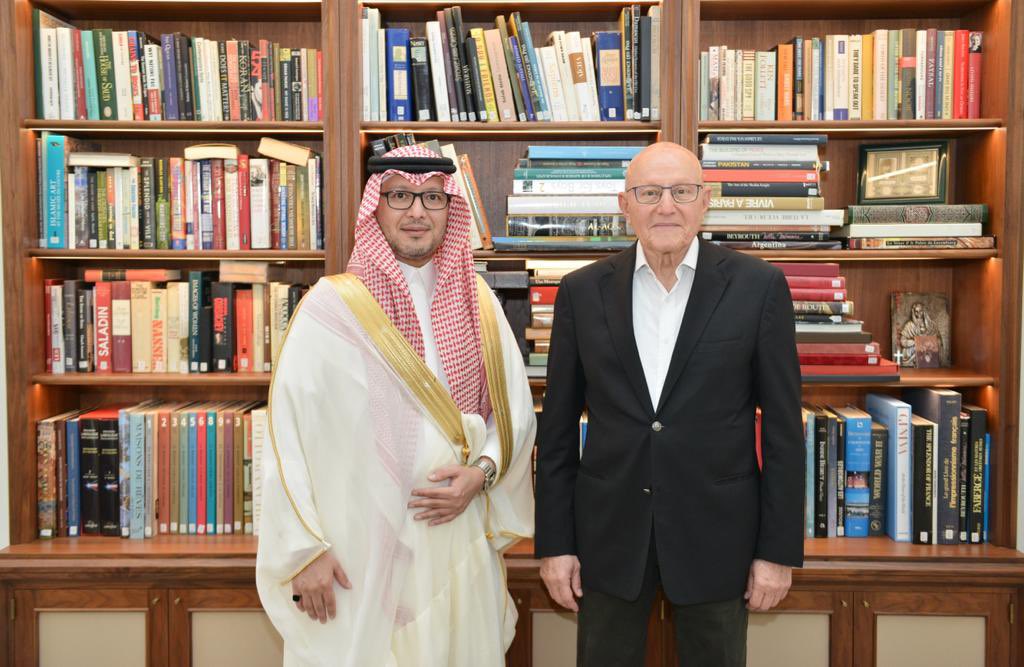 البخاري زار الرئيس سلام