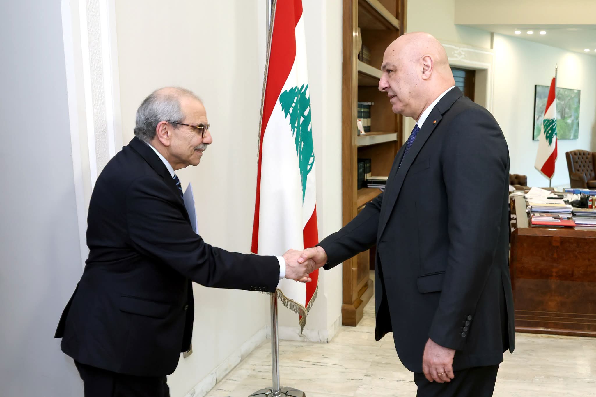 الرئيس عون توقع ان تحمل زيارته المرتقبة الى واشنطن ولقاؤه مع الرئيس الأميركي دونالد ترامب إيجابيات للبنان