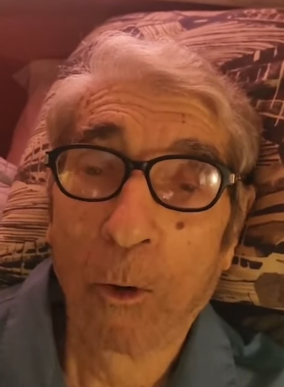 “بالفيديو “ابو سليم” منزعج من إشاعة وفاته